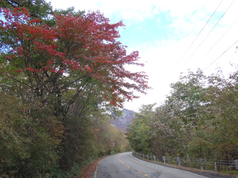 紅葉と赤薙山