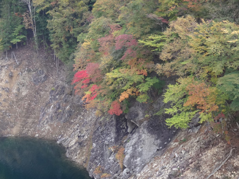 湯西川湖の紅葉
