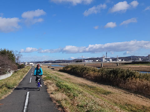 阿武隈川沿いのサイクリングロード
