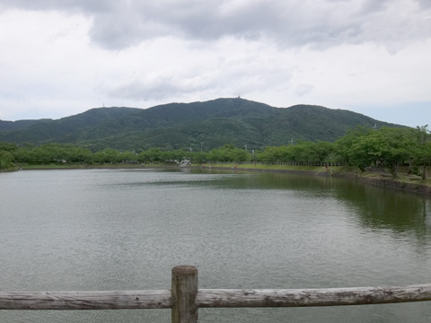 北条大池と宝篋山