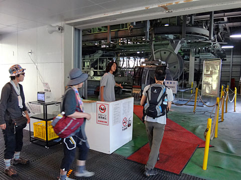 ゴンドラ山麓駅入口