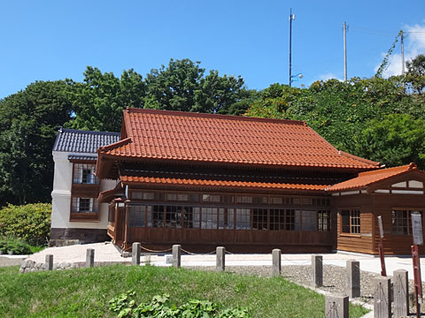 旧武井邸客殿と石蔵