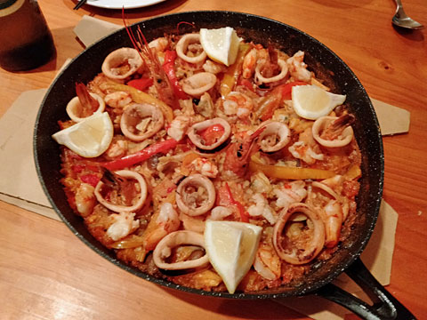 魚介のパエリャ