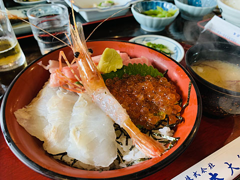 海鮮丼