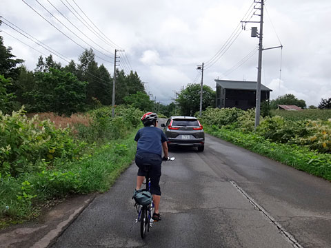車に抜かれたサリーナ