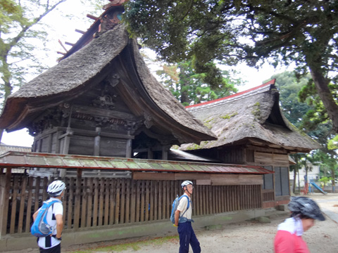 高浜神社の本殿と拝殿