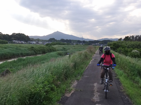 恋瀬川と筑波山