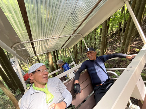 びっくり仰天のサンダリアスとシンチェンゾー