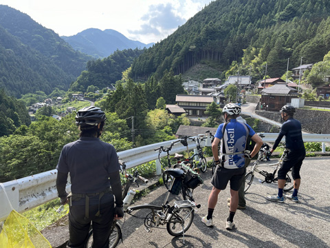 中里から西を望む