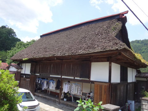 小岩の茅葺き民家