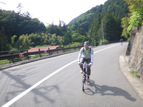 下るサンダリアス