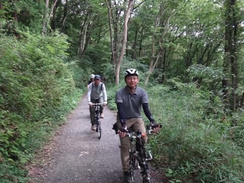 槻川沿いの遊歩道
