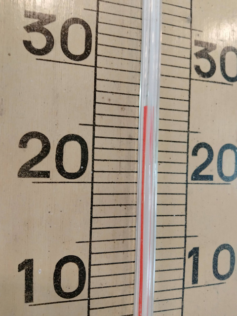 ただいまの気温27°C