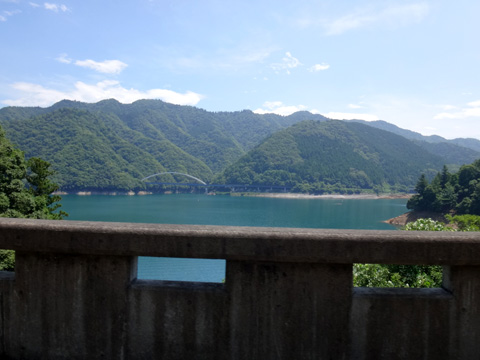 宮ヶ瀬湖と大棚沢橋