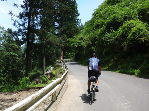 大洞橋先の上り