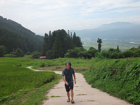 千曲川の向こうに斑尾山