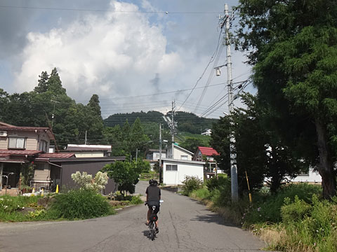 のどかな道を走る