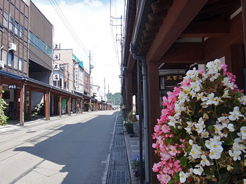 雁木通りに下りる