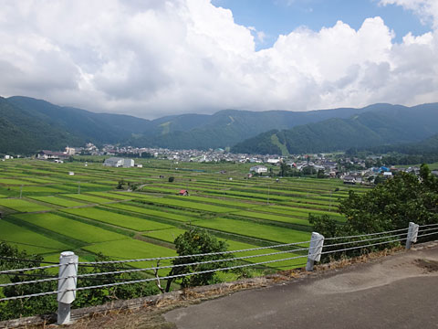 野沢温泉の中心部が見えた