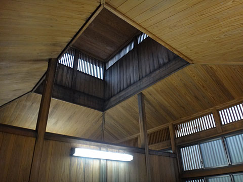 熊の手洗湯の天井