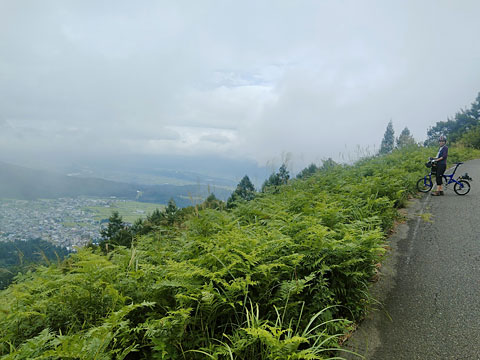 野沢温泉の街が見える