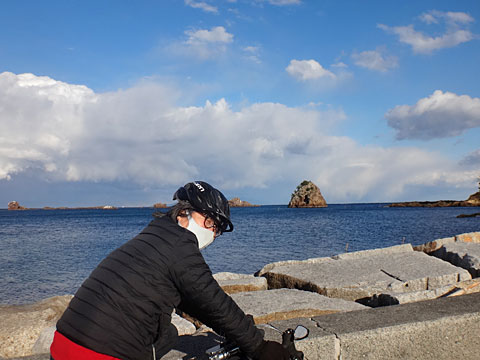 港の桟橋に出た