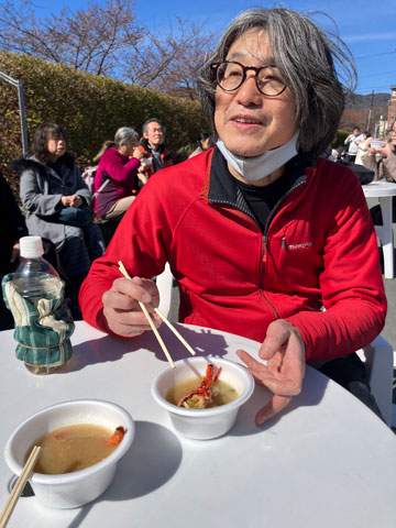 伊勢海老みそ汁をいただくサイダー