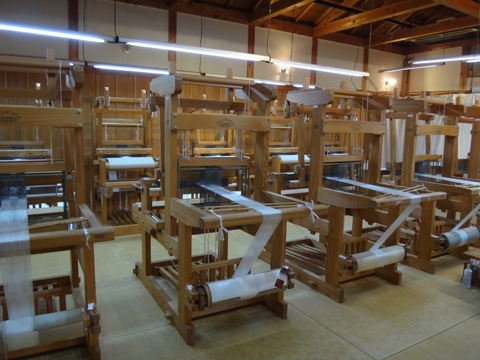 機織り体験コーナー