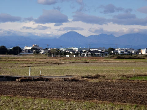 雲がとれた男体山