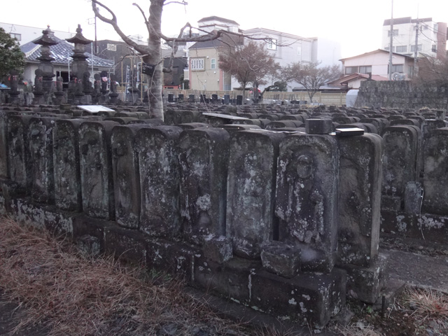 浄名院　約三万体の地蔵尊像