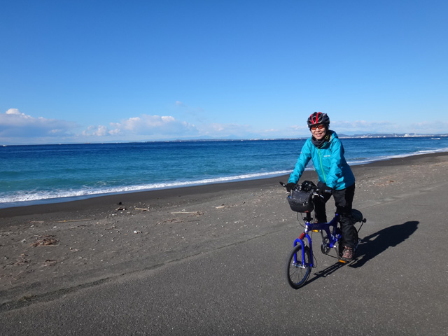 保田中央海岸を行くサリーナ