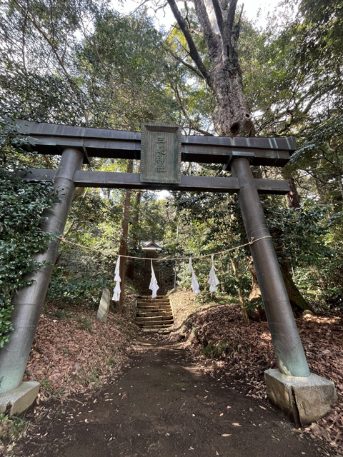 篠窪三嶋神社の鳥居
