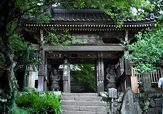 富貴寺の山門