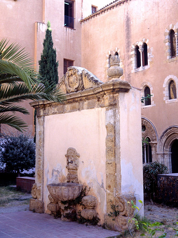 サント・スピリト修道院の中庭