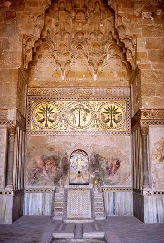 ジーザ宮殿中央正面の大広間
