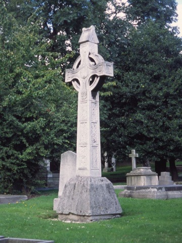 ケルト十字の墓碑