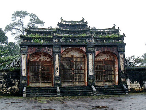 ミンマン帝廟の大紅門