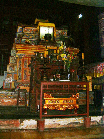 ホンチェン殿の祭壇