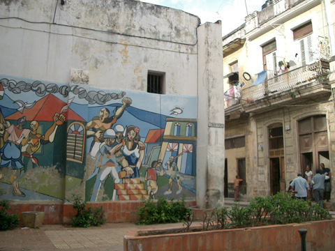 キューバ的な壁画