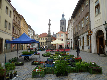 小広場とマリア柱像