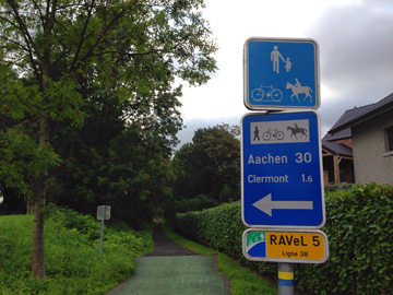 自転車道の標識