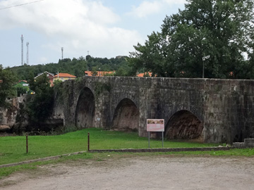 オルーニャの古い石橋