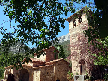 サンタ・マリア教会と塔