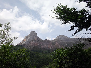 西の岩山