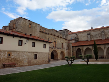 サンタ・クララ修道院の中庭
