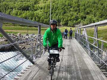 Kårdalsfossenの橋