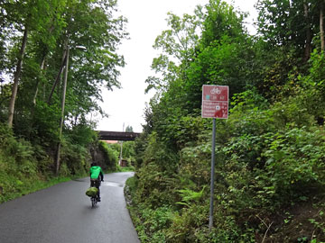 自転車道のサイン