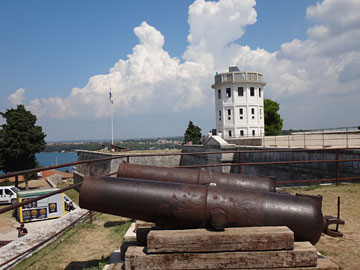 要塞の大砲と見晴し台