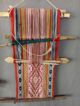 染色糸による織物