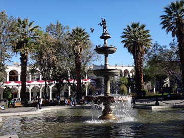 アルマス広場の噴水